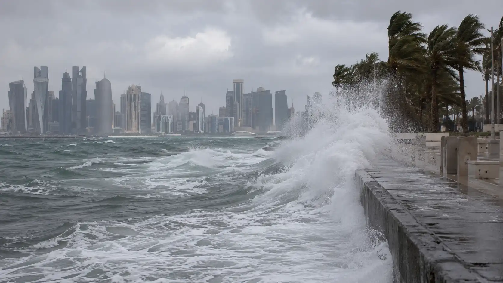High Waves Expected Across Qatar This Weekend